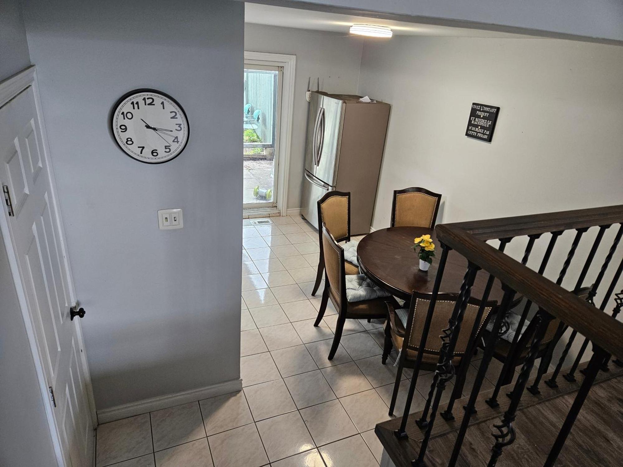 Modern Quiet Home By The Airport มิสซิสซอกา ภายนอก รูปภาพ