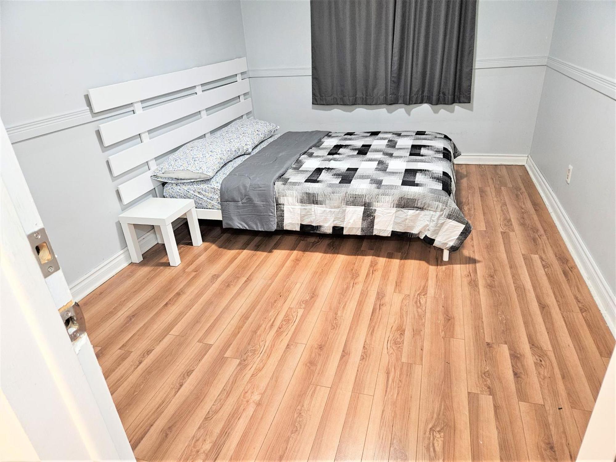 Modern Quiet Home By The Airport มิสซิสซอกา ภายนอก รูปภาพ