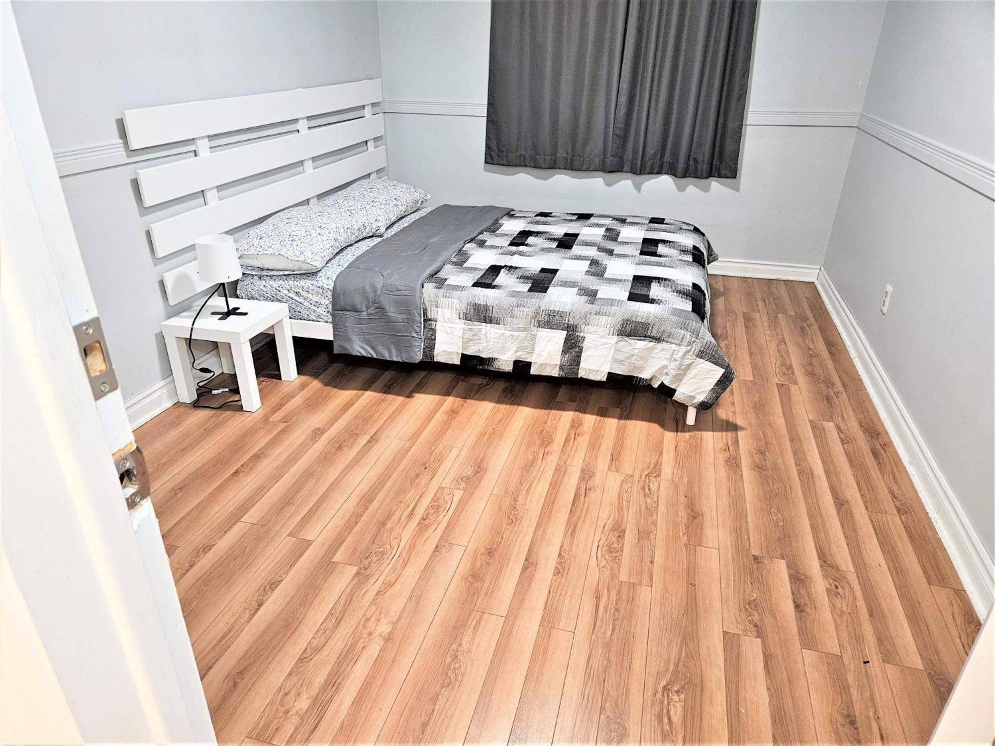 Modern Quiet Home By The Airport มิสซิสซอกา ภายนอก รูปภาพ
