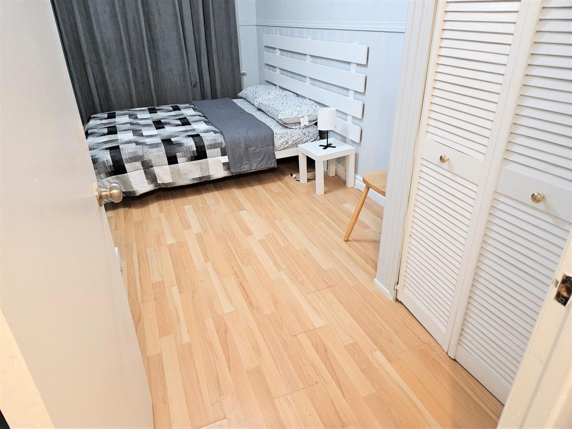 Modern Quiet Home By The Airport มิสซิสซอกา ภายนอก รูปภาพ